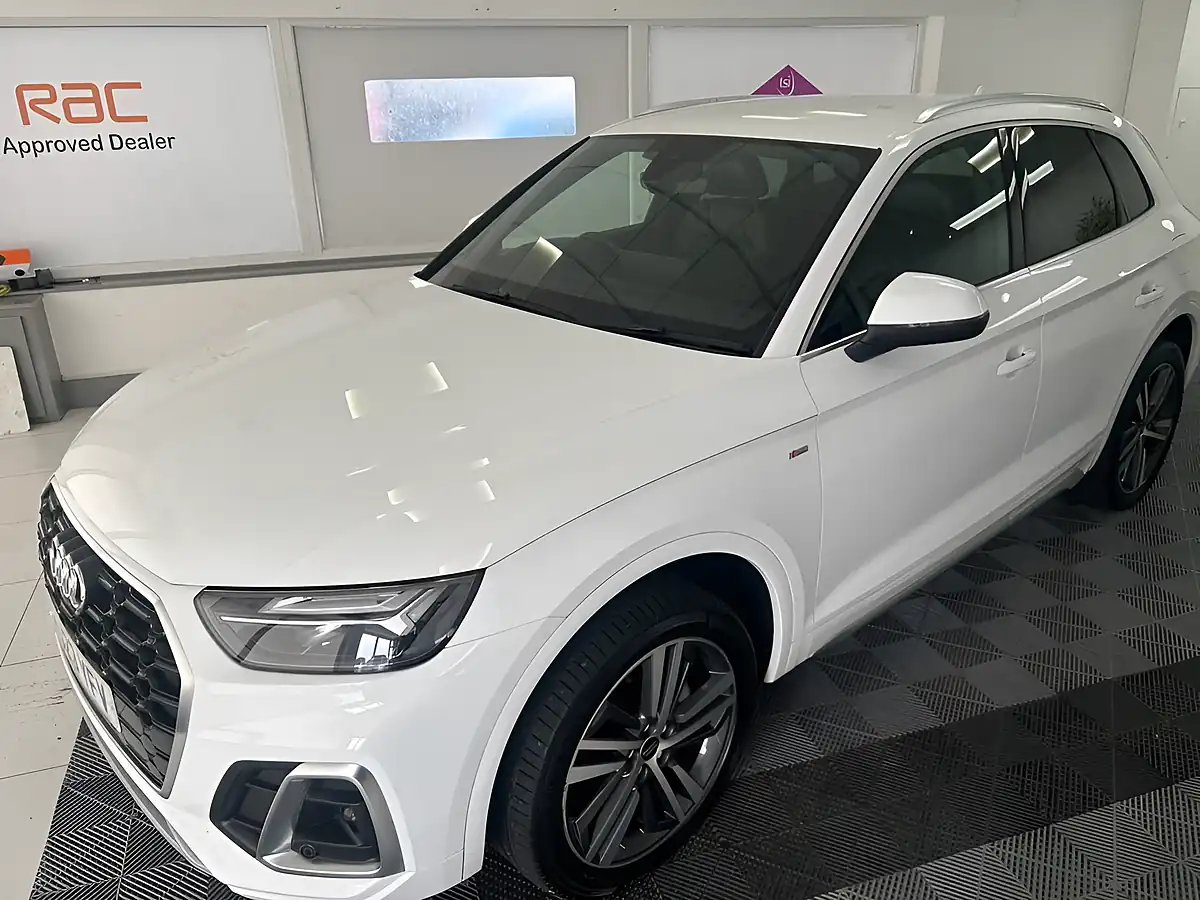 Used 2023 Audi Q5 Competition White - Interior and Exterior details 9