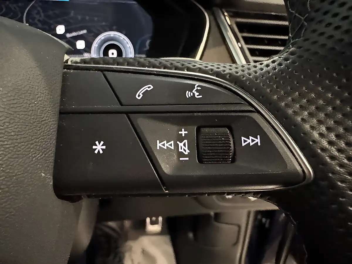 Used 2023 Audi Q5 Edition 1 Blue - Interior and Exterior details 18