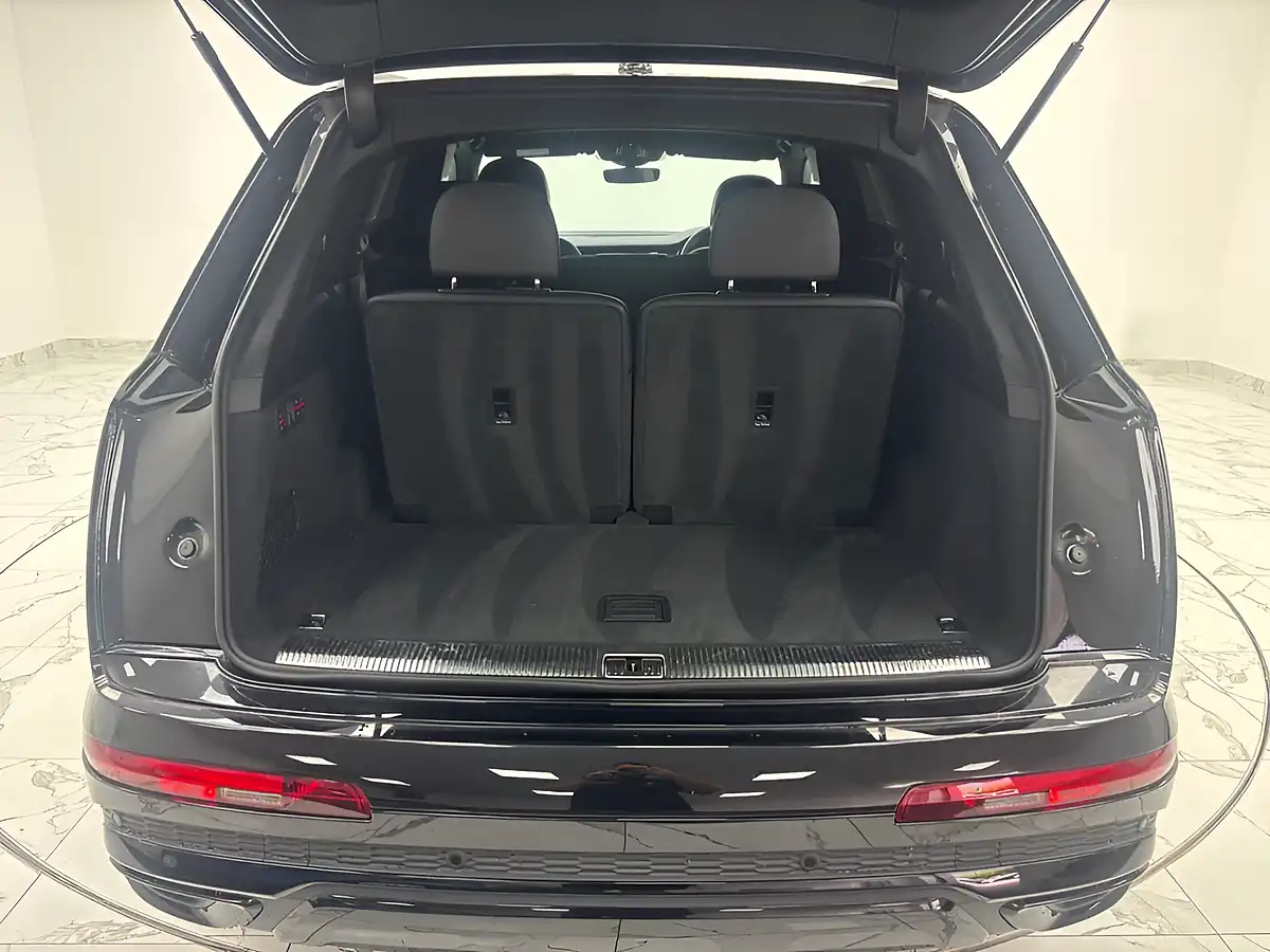 Used 2023 Audi Q7 Black Edition Black - Interior and Exterior details 14