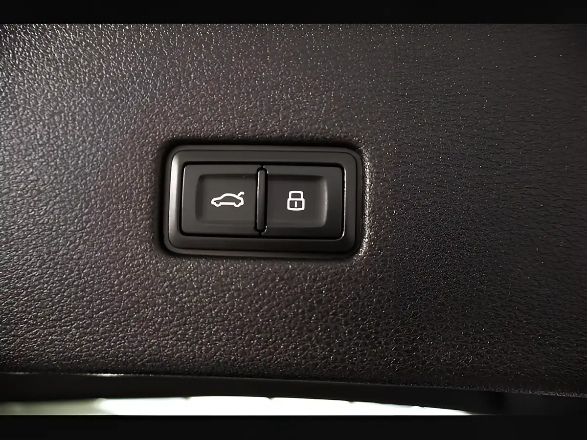 Used 2023 Audi Q8 S Line Silver - Interior and Exterior details 12
