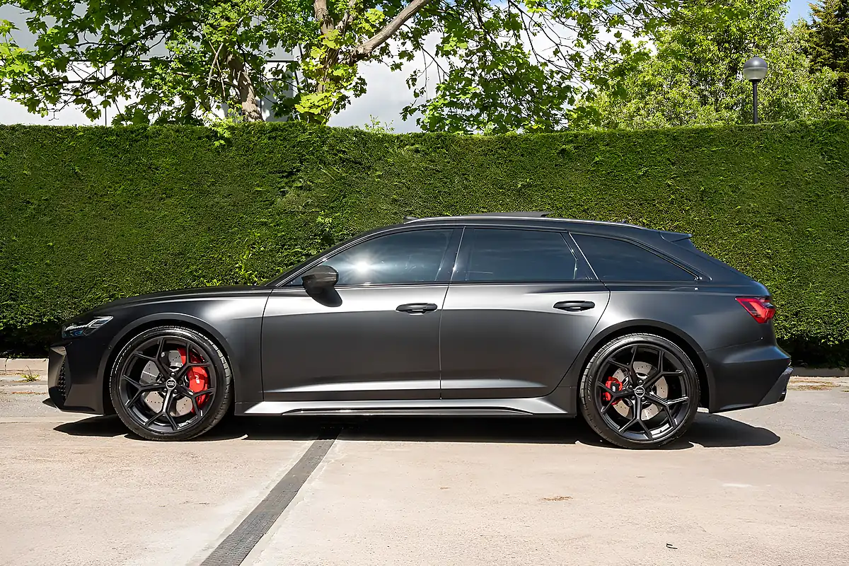Used 2023 Audi RS6 Avant Performance Carbon Vorsprung Black - Interior and Exterior details 10
