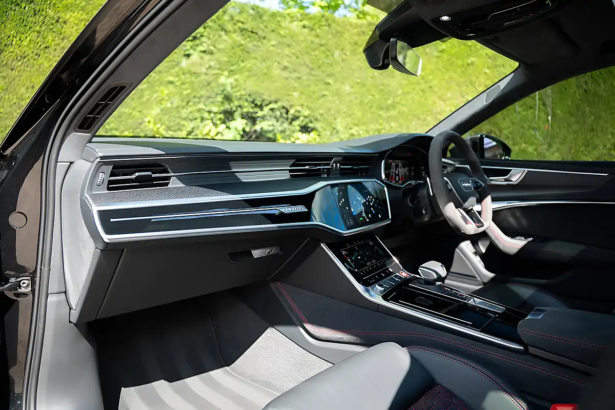 Used 2023 Audi RS6 Avant Performance Carbon Vorsprung Black - Interior and Exterior details 19