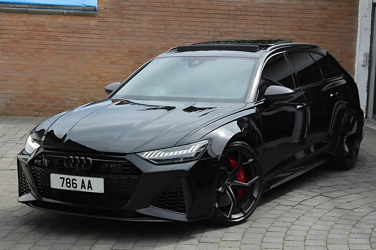 Used 2023 Audi RS6 Avant Performance Carbon Vorsprung Black - Front View