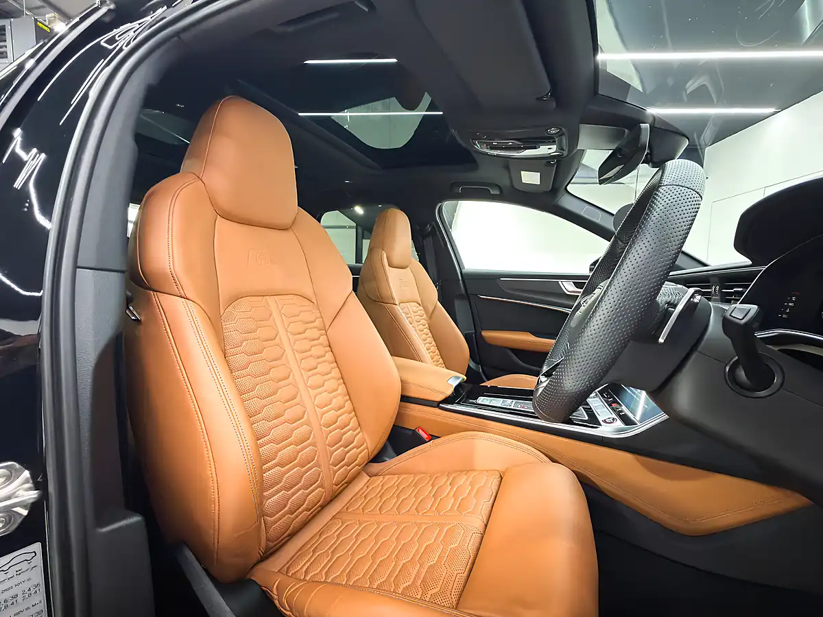 Used 2023 Audi RS6 Avant Vorsprung Black - Interior and Exterior details 12