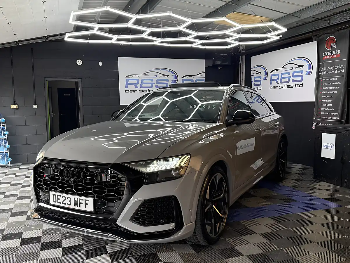 Used 2023 Audi RSQ8 Vorsprung Nardo Grey - Interior and Exterior details 6