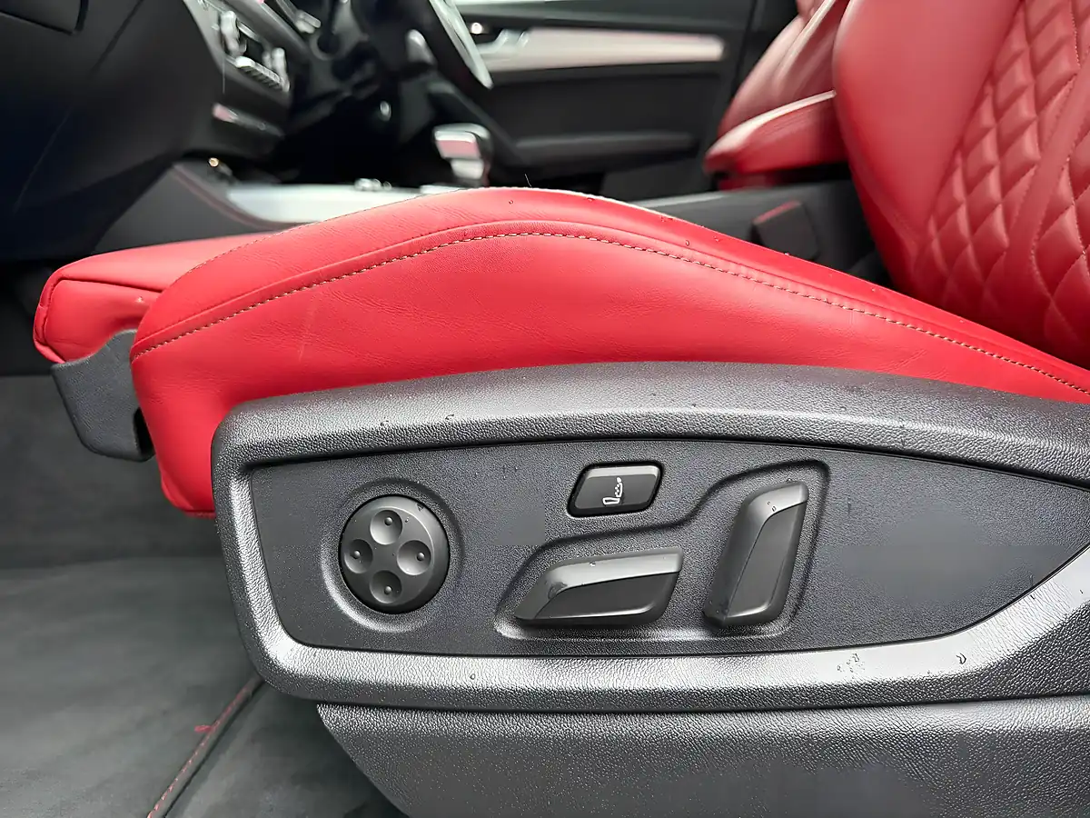 Used 2023 Audi SQ5 Sportback Blue - Interior and Exterior details 14