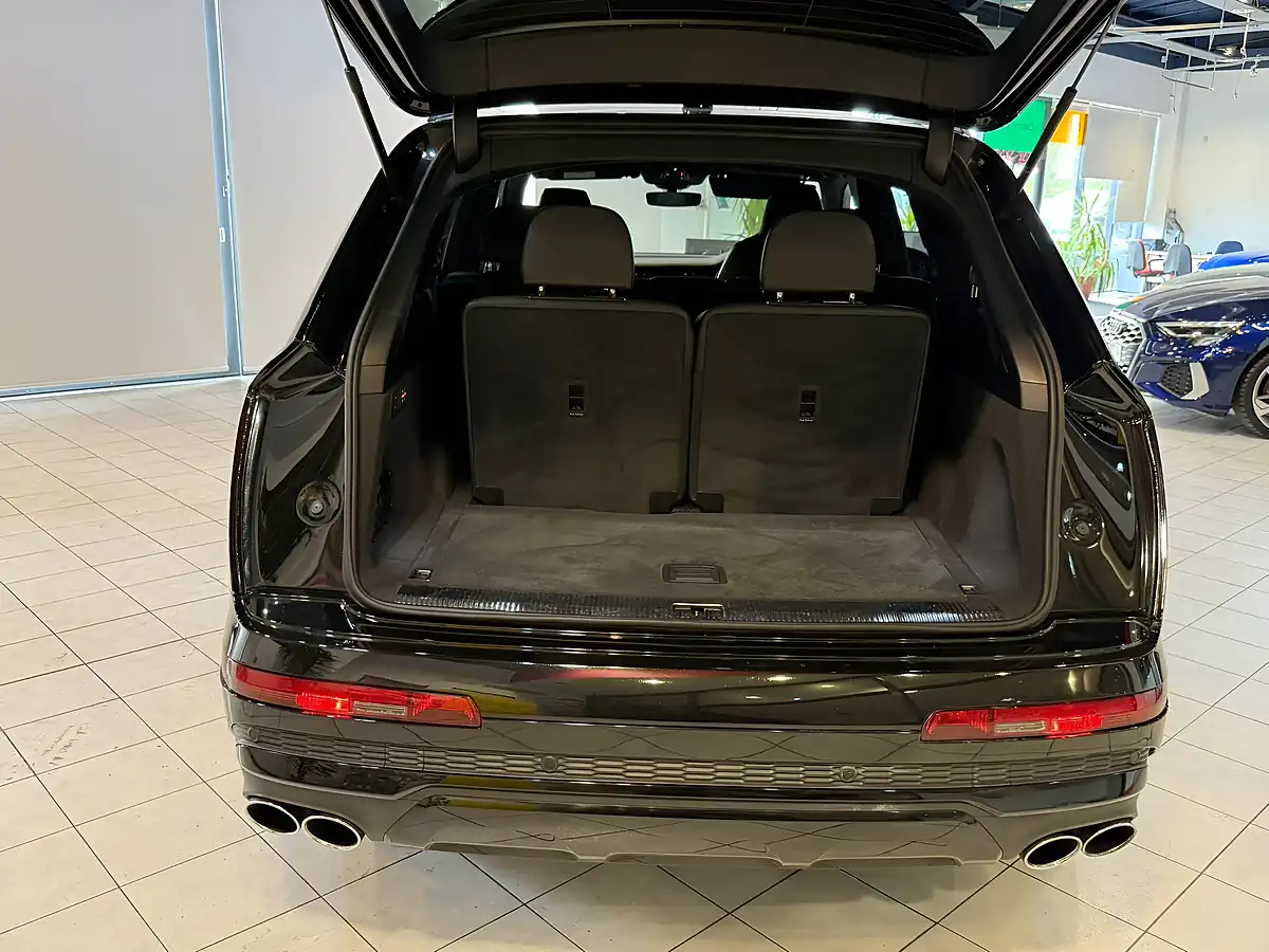 Used 2023 Audi SQ7 Black Edition Black - Interior and Exterior details 10