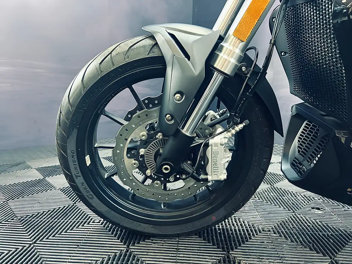 Used 2023 Benelli 502 C Black - Interior and Exterior details 16
