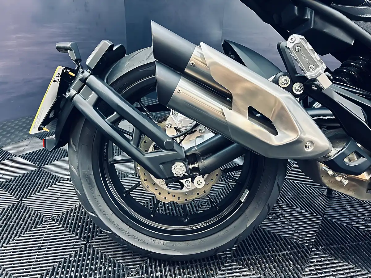 Used 2023 Benelli 502 C Black - Interior and Exterior details 18