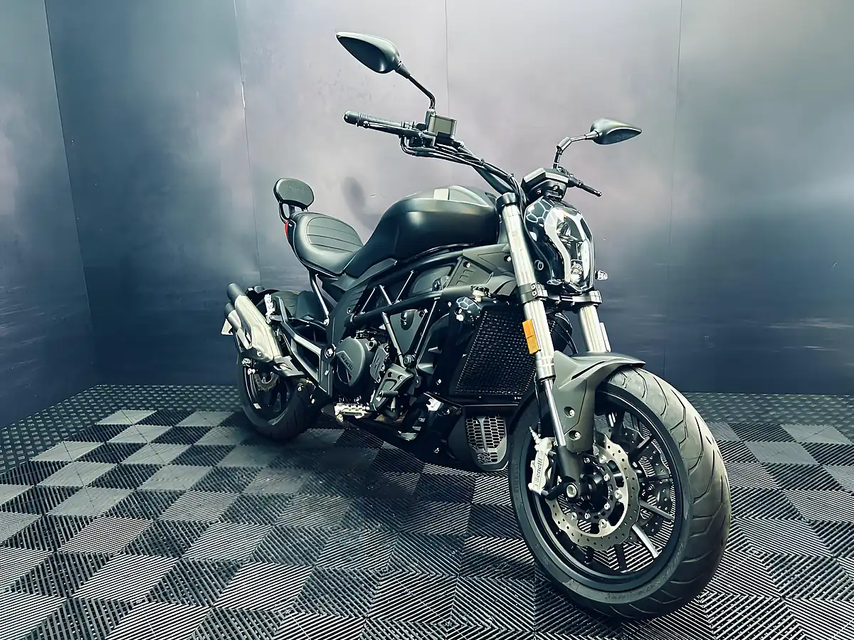 Used 2023 Benelli 502 C Black - Interior and Exterior details 19
