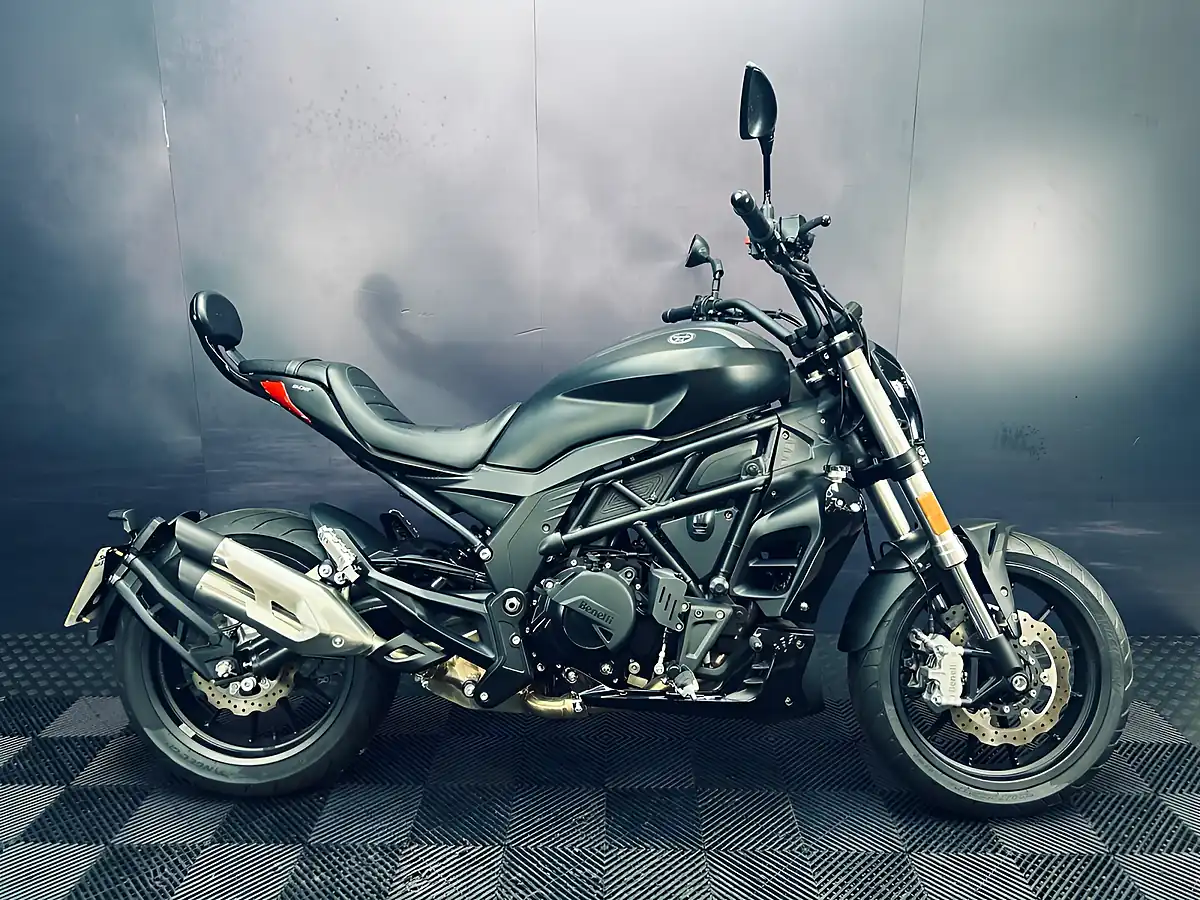 Used 2023 Benelli 502 C Black - Interior and Exterior details 2