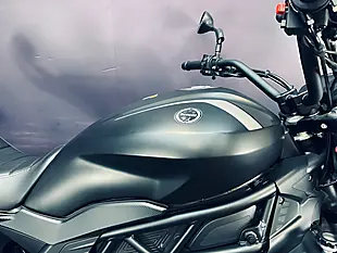 Used 2023 Benelli 502 C Black - Interior and Exterior details 6