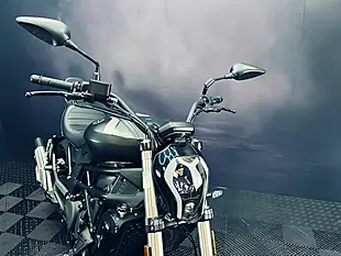 Used 2023 Benelli 502 C Black - Interior and Exterior details 8