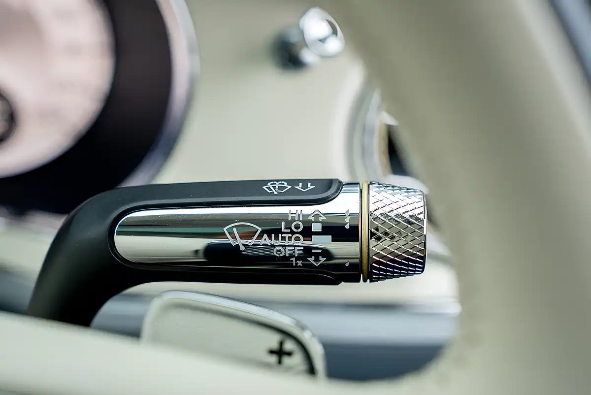 Used 2023 Bentley Flying Spur Mulliner Windsor Blue - Interior and Exterior details 11