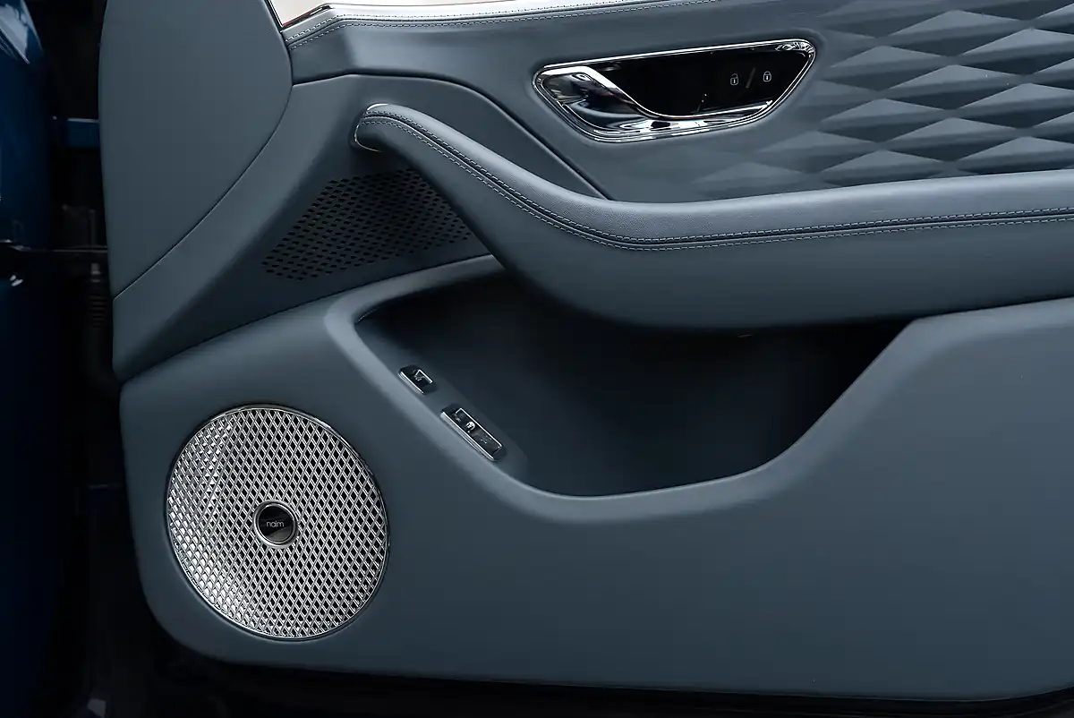Used 2023 Bentley Flying Spur Mulliner Windsor Blue - Interior and Exterior details 15