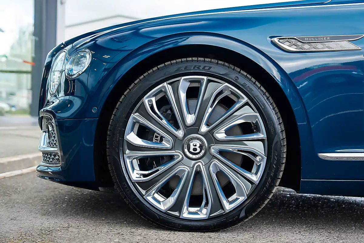 Used 2023 Bentley Flying Spur Mulliner Windsor Blue - Interior and Exterior details 17