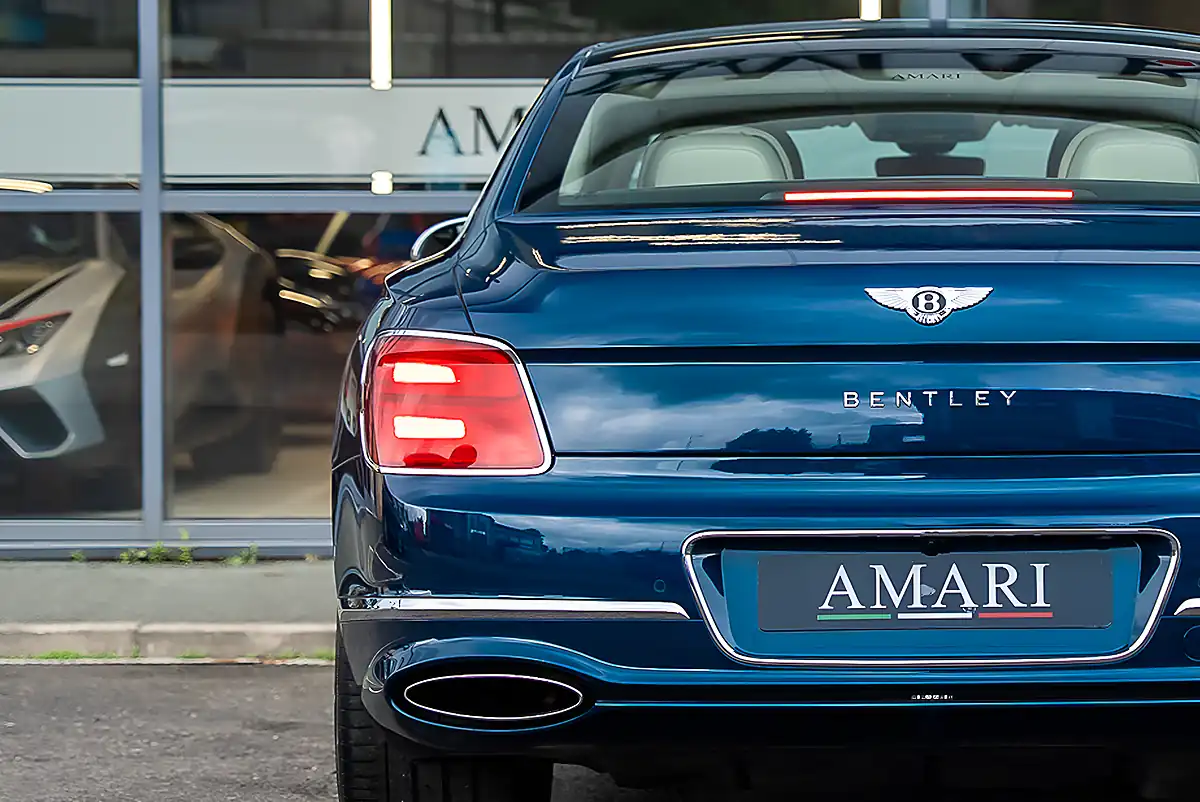Used 2023 Bentley Flying Spur Mulliner Windsor Blue - Interior and Exterior details 9