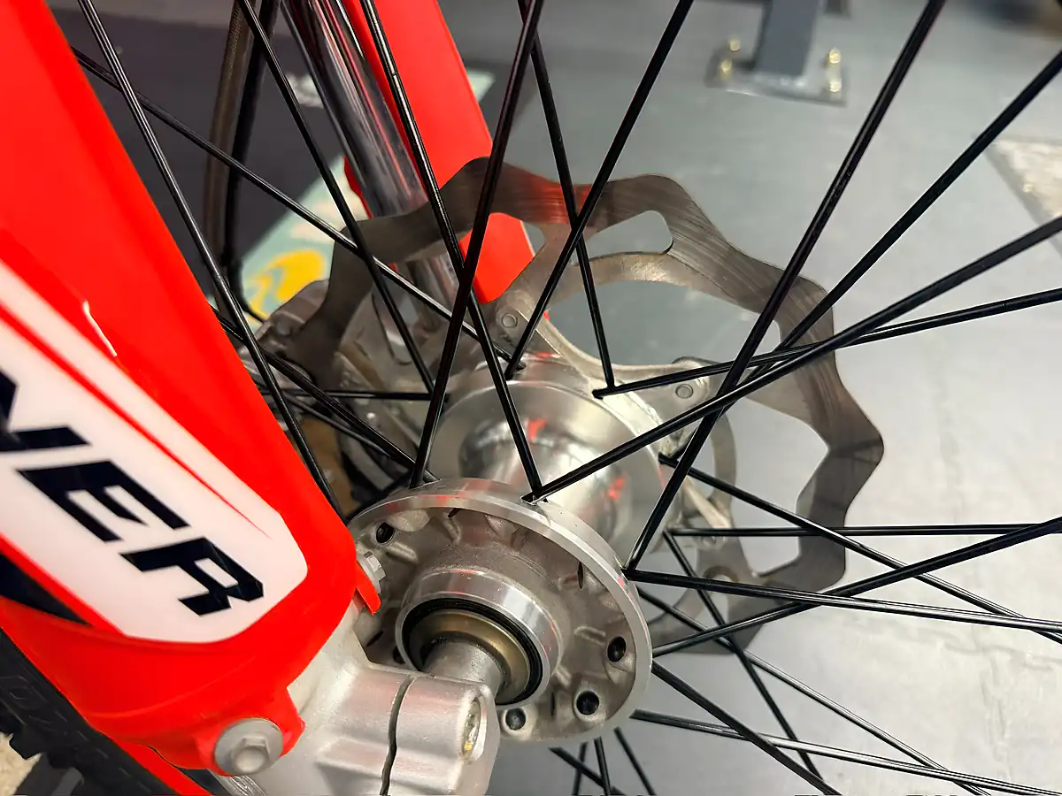Used 2023 Beta Xtrainer 300 - Interior and Exterior details 14