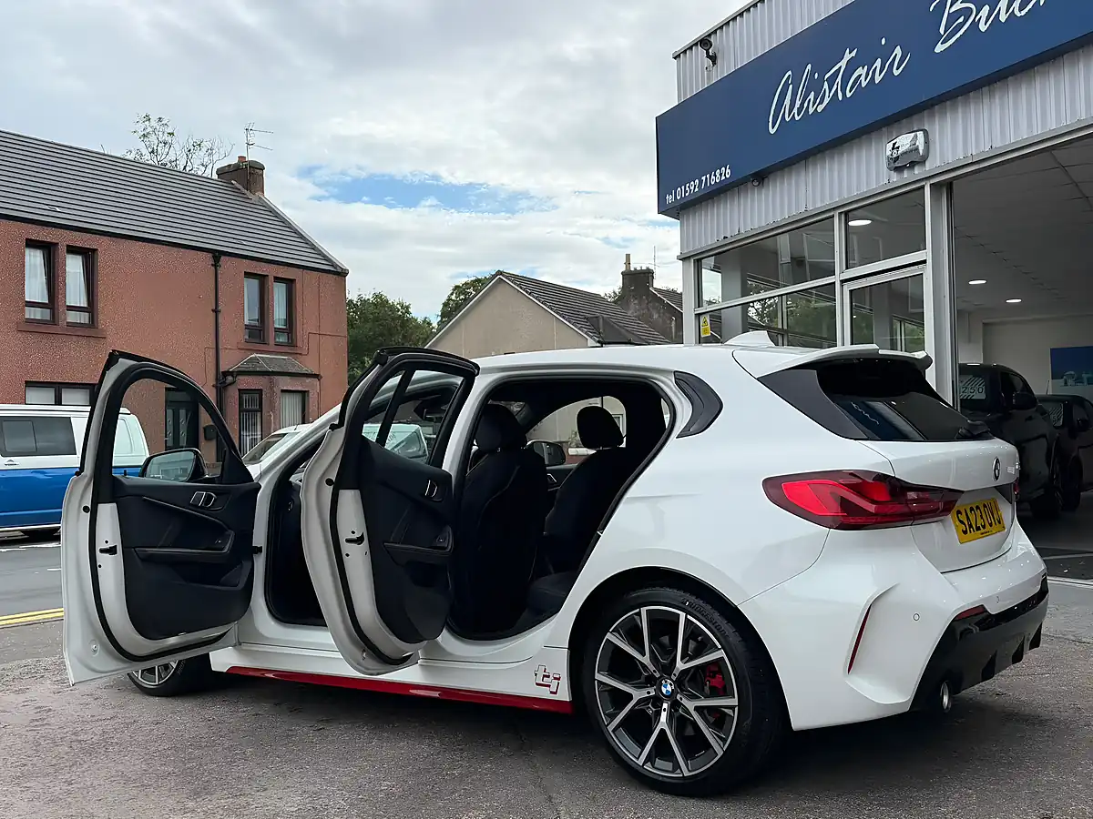 Used 2023 BMW 1 Series Lcp White - Interior and Exterior details 8