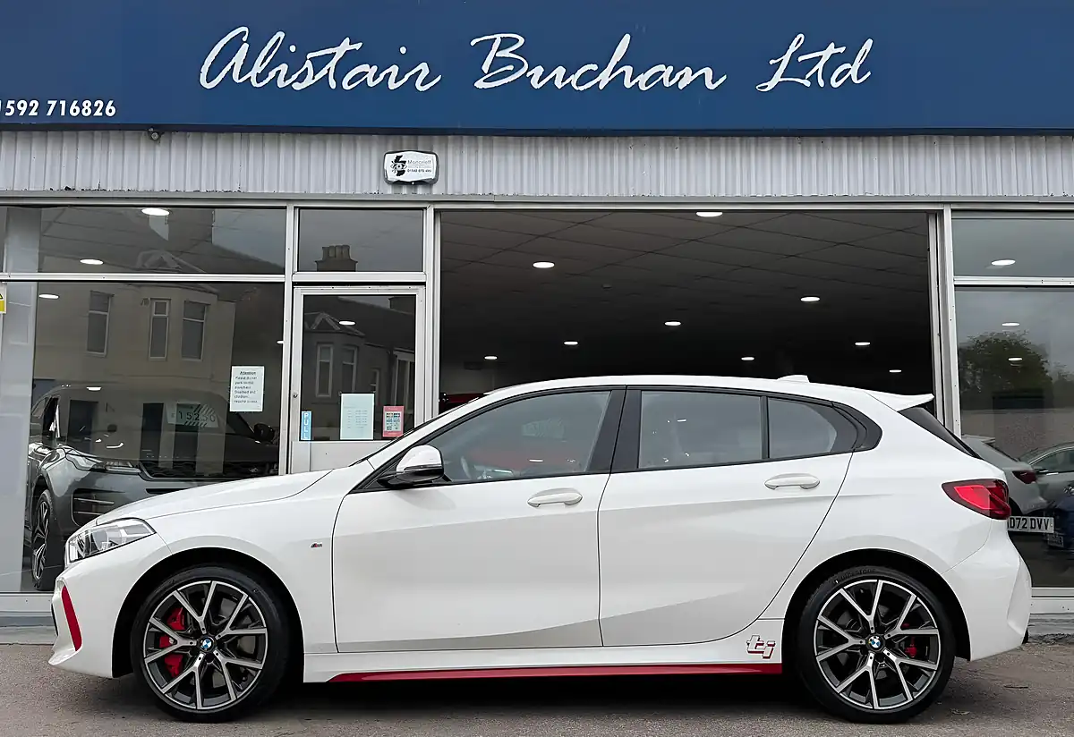 Used 2023 BMW 1 Series Lcp White - Interior and Exterior details 9