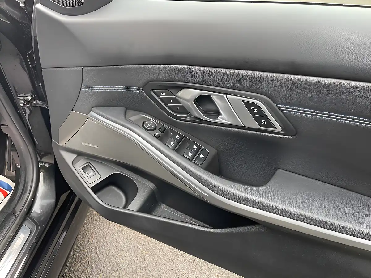 Used 2023 BMW 3 Series Touring Black - Interior and Exterior details 11