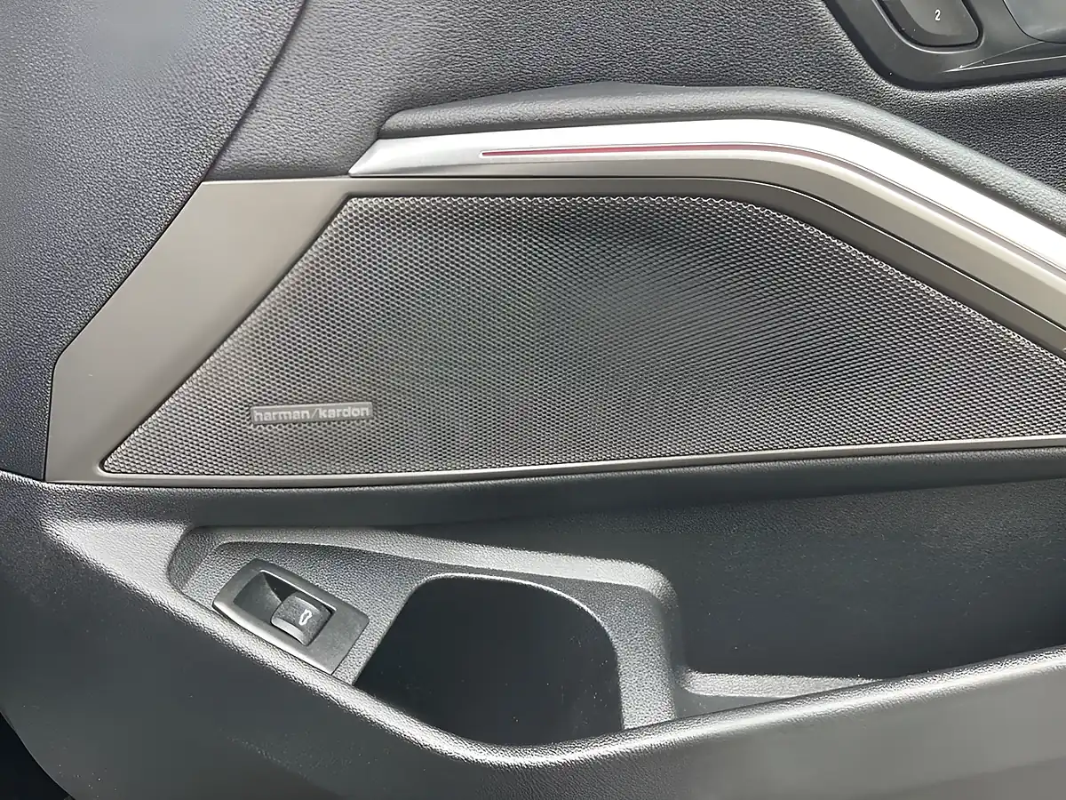 Used 2023 BMW 3 Series Touring Black - Interior and Exterior details 12