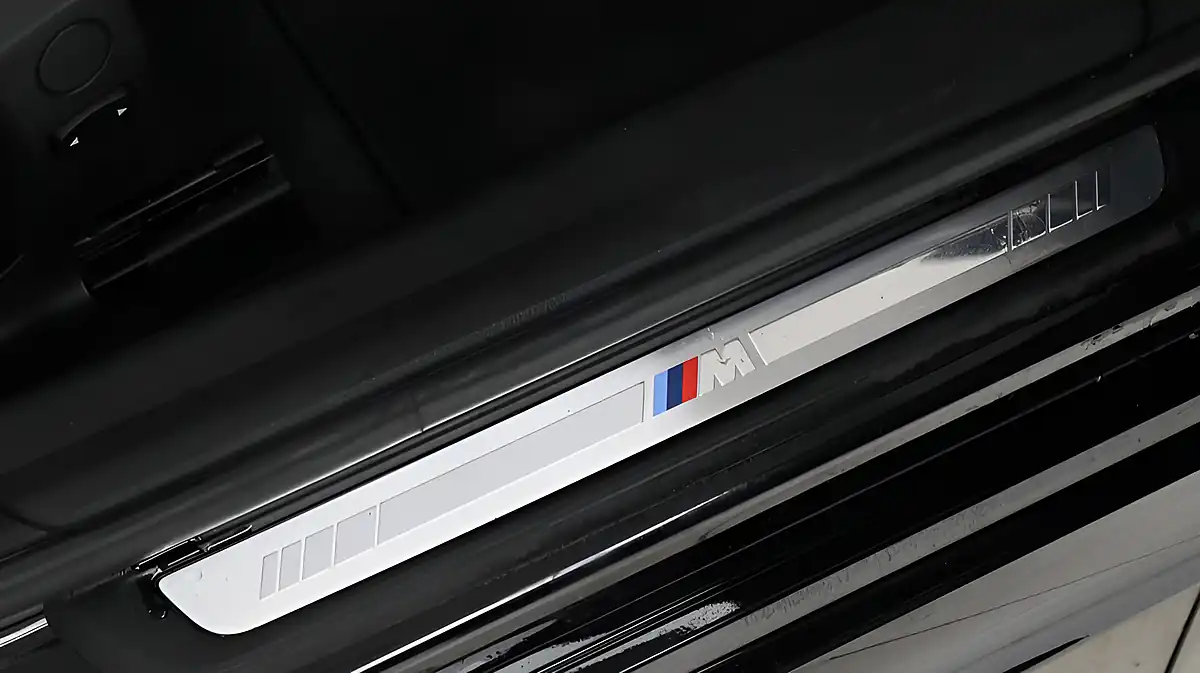 Used 2023 BMW 3 Series Touring Black - Interior and Exterior details 16
