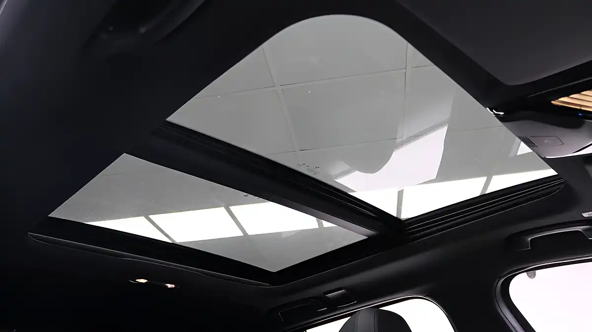 Used 2023 BMW 3 Series Touring Black - Interior and Exterior details 17