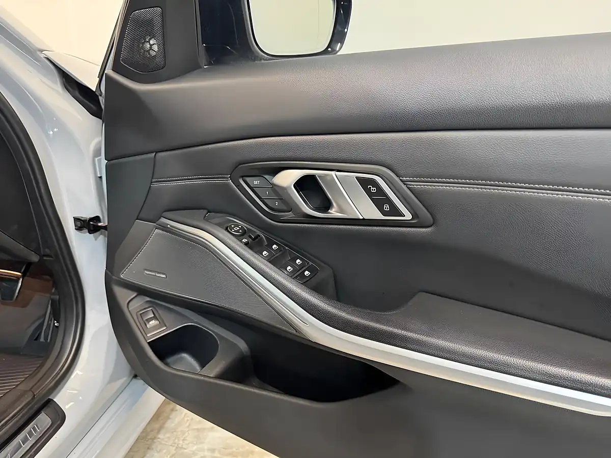 Used 2023 BMW 3 Series Touring Brooklyn Grey - Interior and Exterior details 15