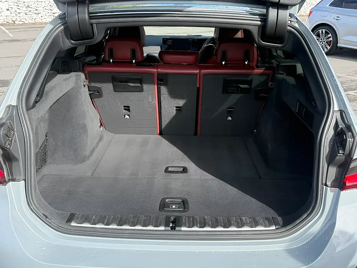 Used 2023 BMW 3 Series Touring Grey - Interior and Exterior details 10