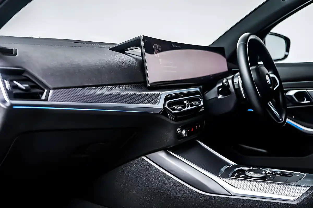 Used 2023 BMW 320i M Sport Tanzanite Blue - Interior and Exterior details 18