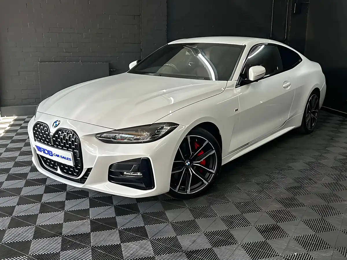 Used 2023 BMW 4 Series M Sport Mineral White - Front View