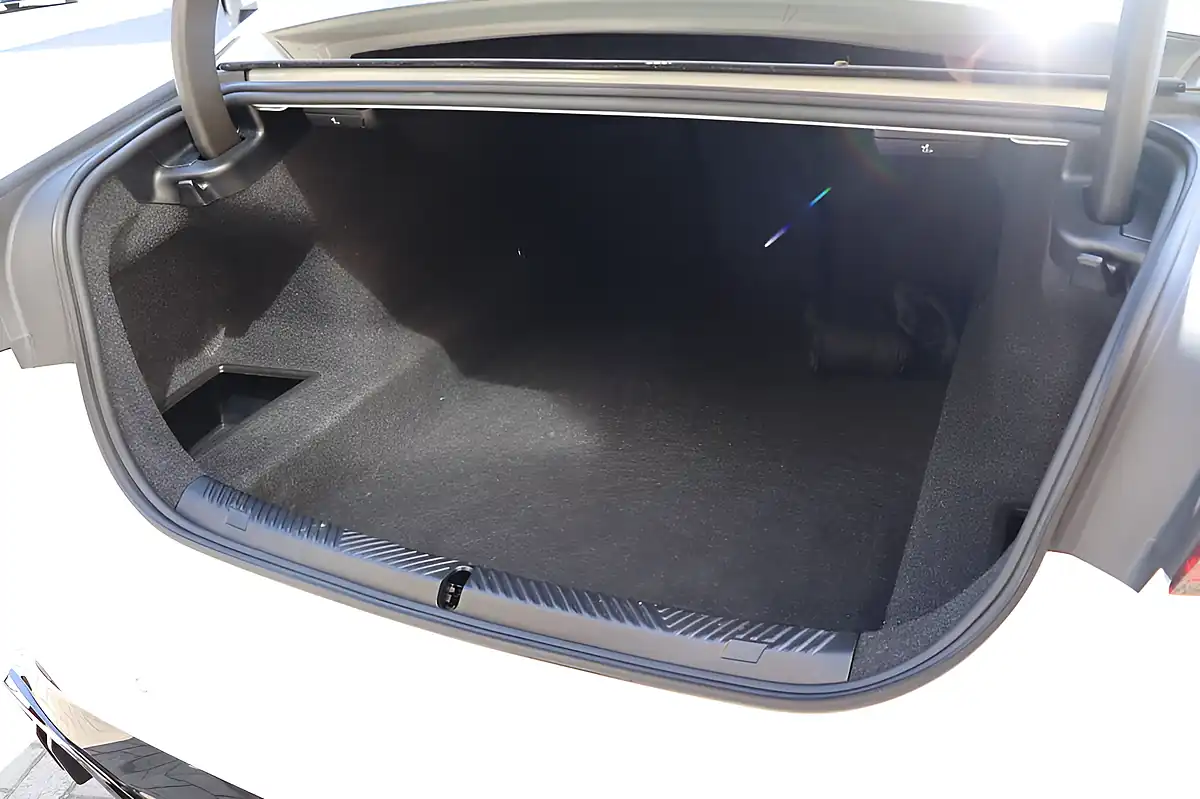 Used 2023 BMW 5 Series M Sport White - Interior and Exterior details 19