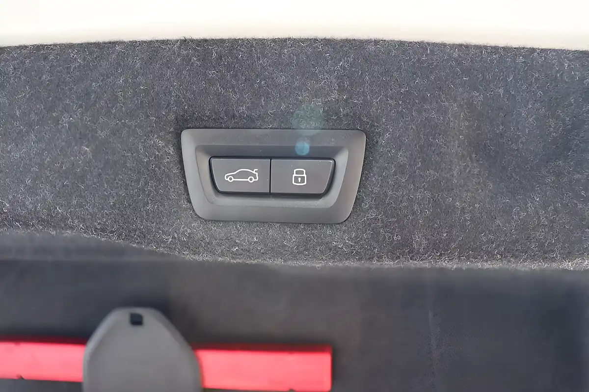 Used 2023 BMW 5 Series M Sport White - Interior and Exterior details 20