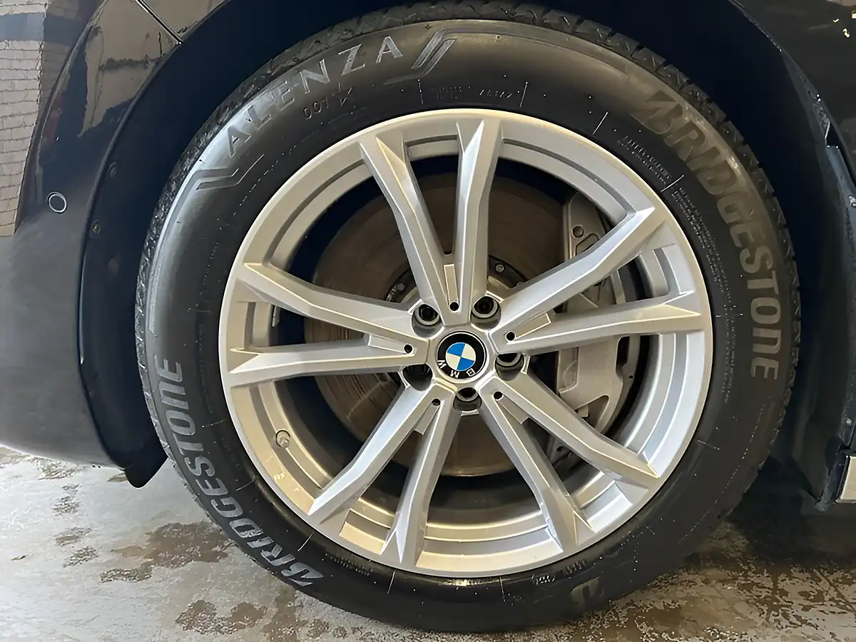 Used 2023 BMW 7 Series Excellence Black Sapphire - Interior and Exterior details 12