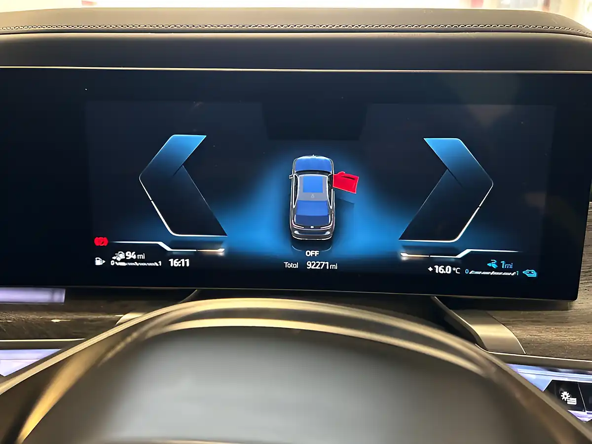 Used 2023 BMW 7 Series Excellence Black Sapphire - Interior and Exterior details 15