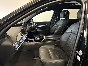 Used 2023 BMW 7 Series Excellence Black Sapphire - Interior and Exterior details 16