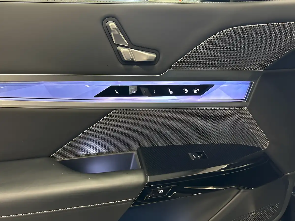 Used 2023 BMW 7 Series Excellence Black Sapphire - Interior and Exterior details 18