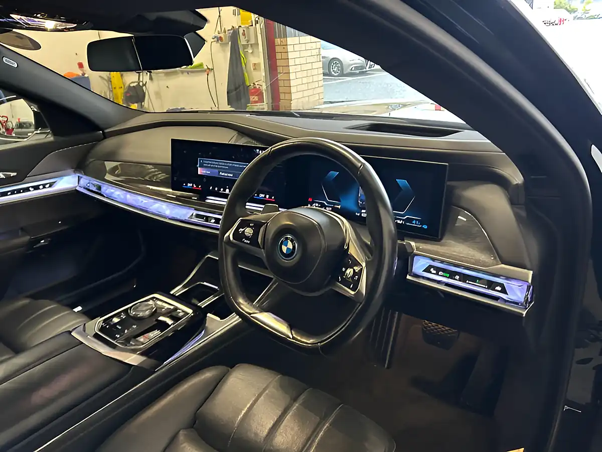 Used 2023 BMW 7 Series Excellence Black Sapphire - Interior and Exterior details 9
