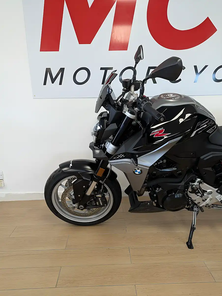 Used 2023 BMW F 900 R Se Black - Interior and Exterior details 11