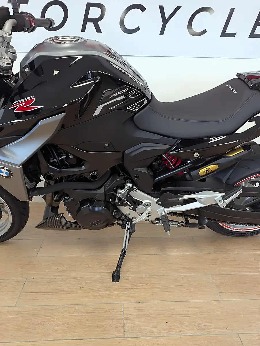 Used 2023 BMW F 900 R Se Black - Interior and Exterior details 12