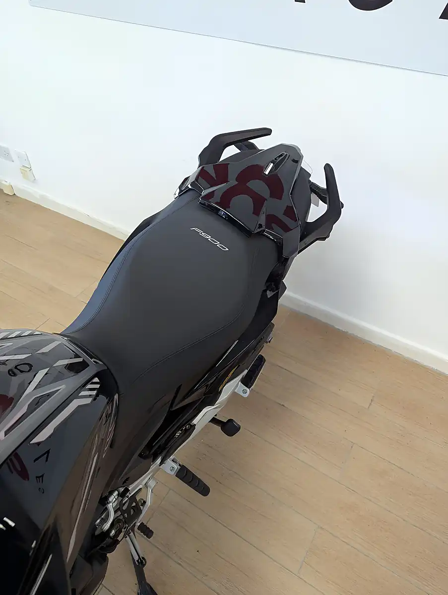 Used 2023 BMW F 900 R Se Black - Interior and Exterior details 17