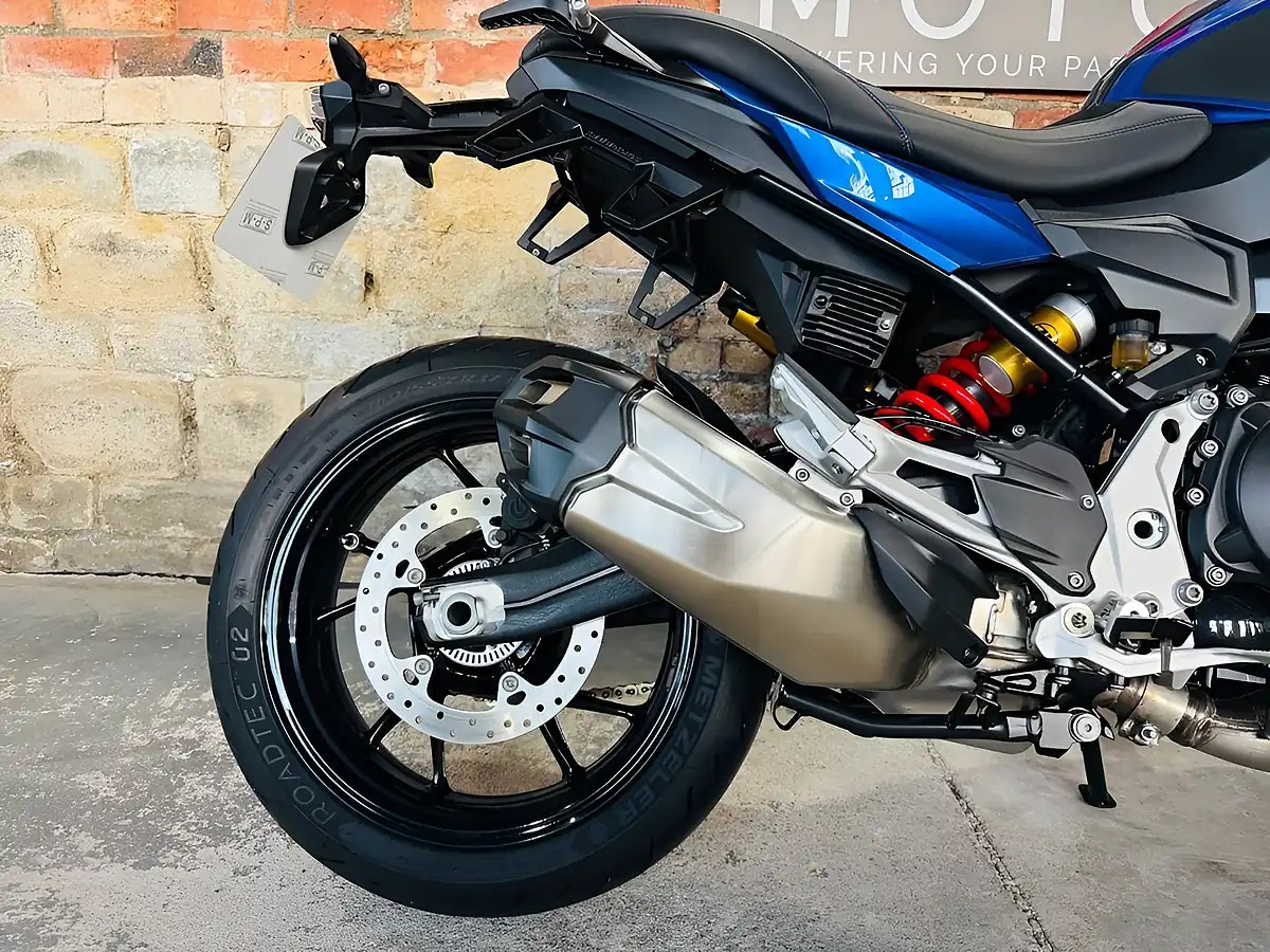 Used 2023 BMW F 900 Xr Sports Tourer Blue - Interior and Exterior details 10