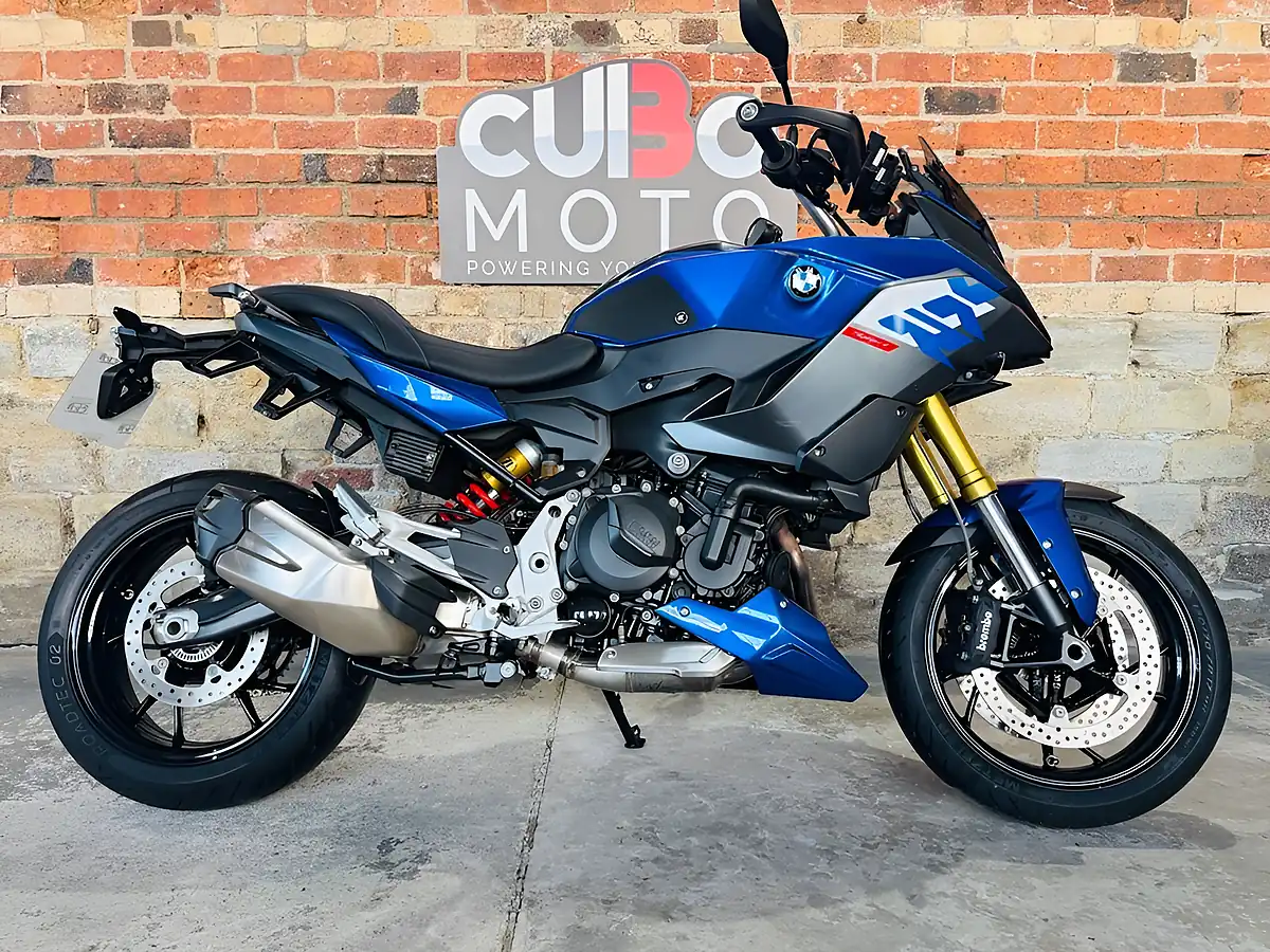 Used 2023 BMW F 900 Xr Sports Tourer Blue - Interior and Exterior details 2