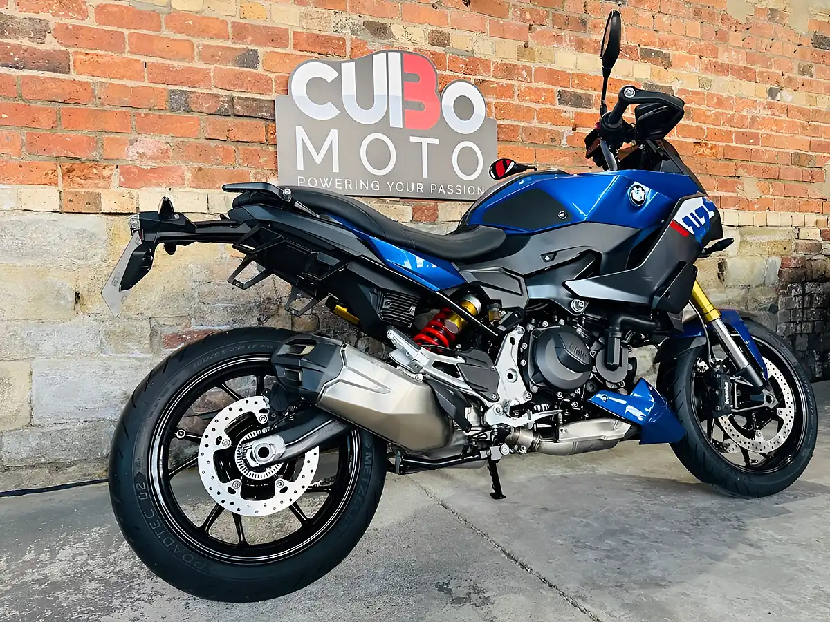 Used 2023 BMW F 900 Xr Sports Tourer Blue - Interior and Exterior details 4