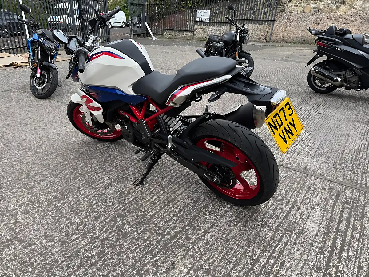 Used 2023 BMW G 310 R 310 White - Interior and Exterior details 3