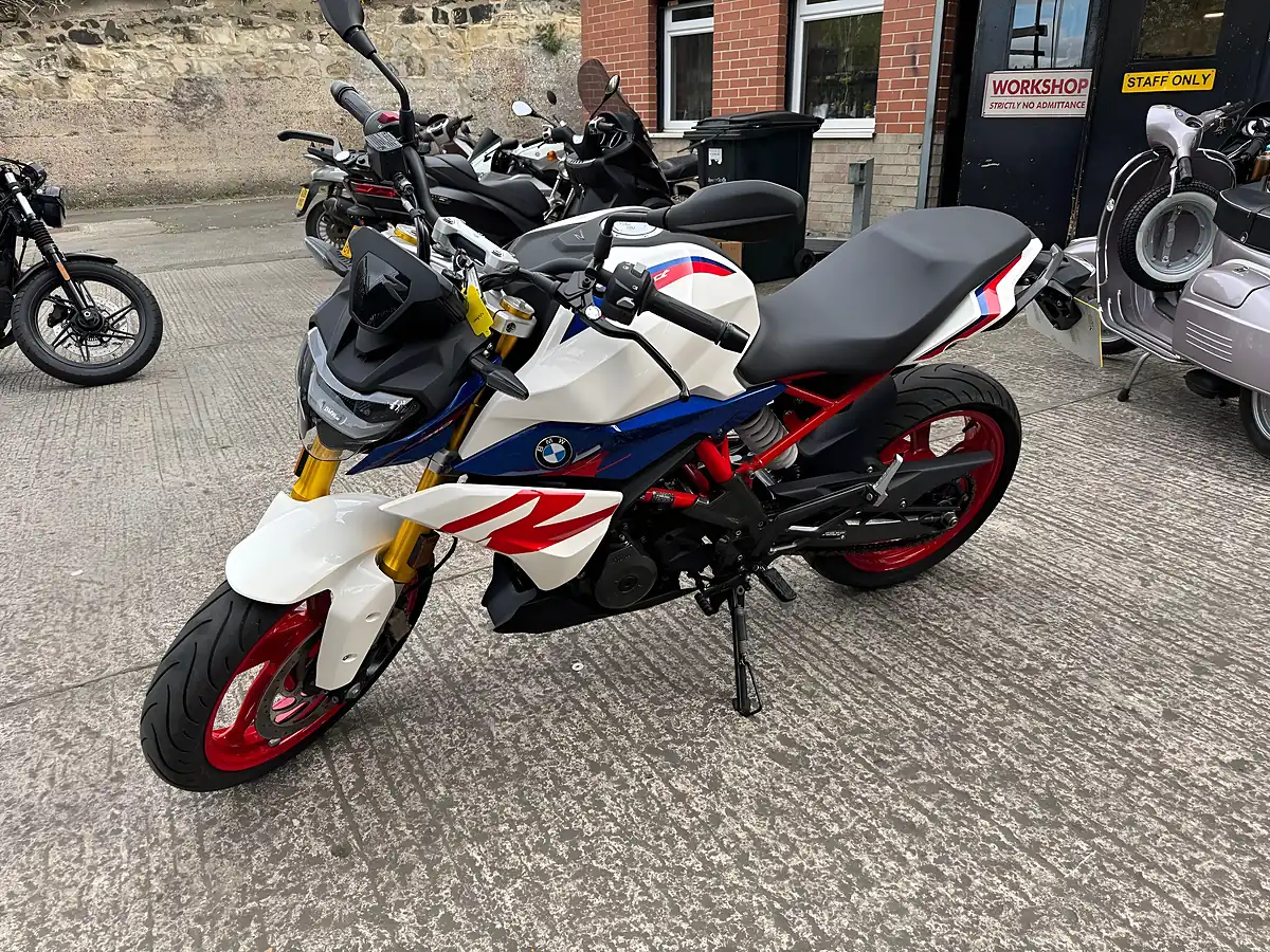 Used 2023 BMW G 310 R 310 White - Interior and Exterior details 4