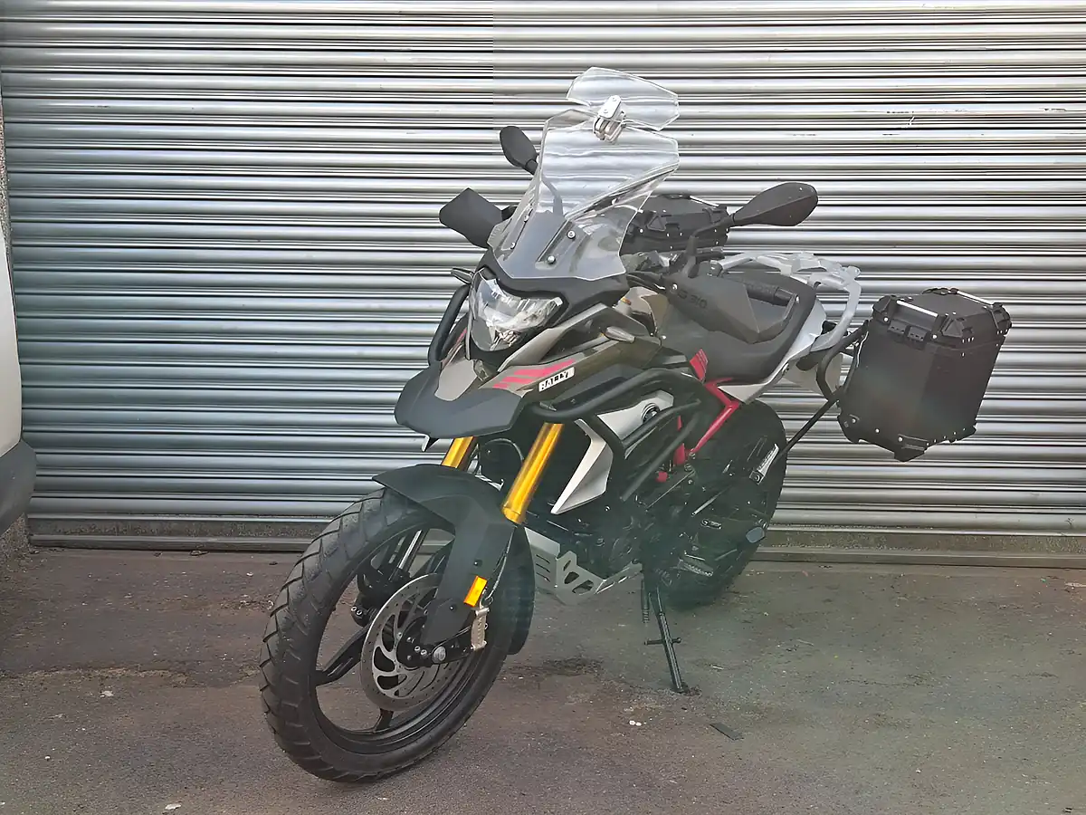 Used 2023 BMW G Series GS310R Bronze - Interior and Exterior details 3