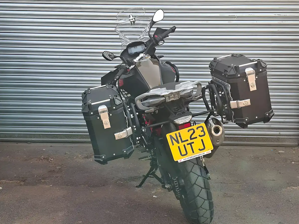 Used 2023 BMW G Series GS310R Bronze - Interior and Exterior details 8