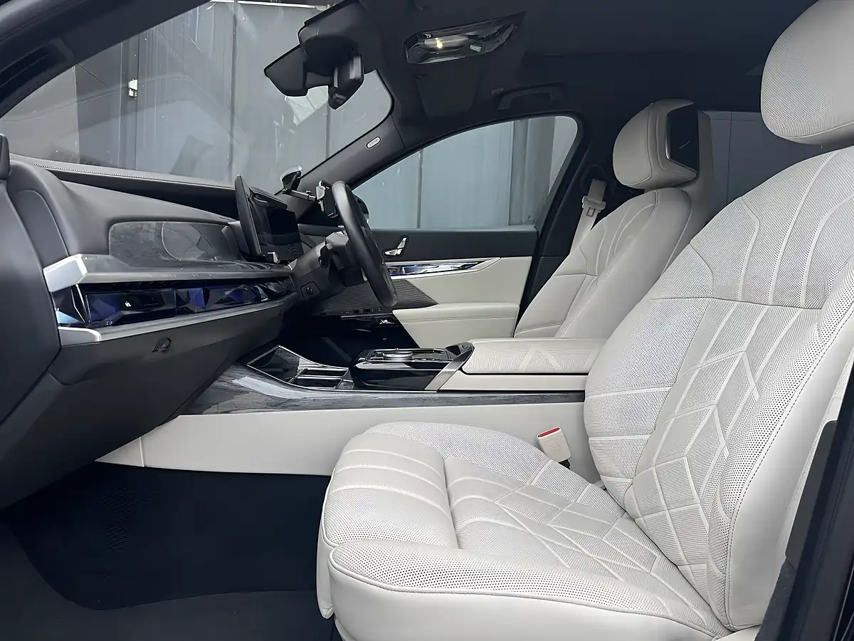 Used 2023 BMW I7 Excellence Pro Black - Interior and Exterior details 12